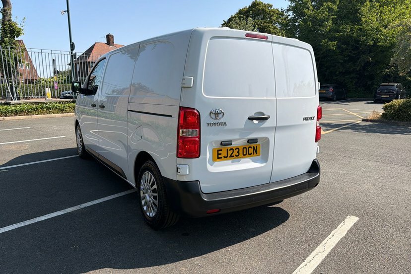 Toyota PROACE Icon L1 50Kw 1.2T White #26