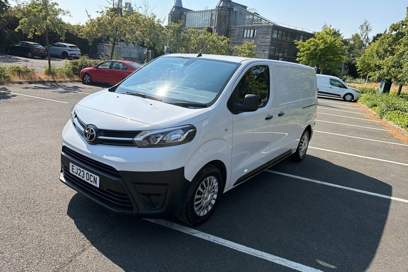Toyota PROACE Icon L1 50Kw 1.2T White #32