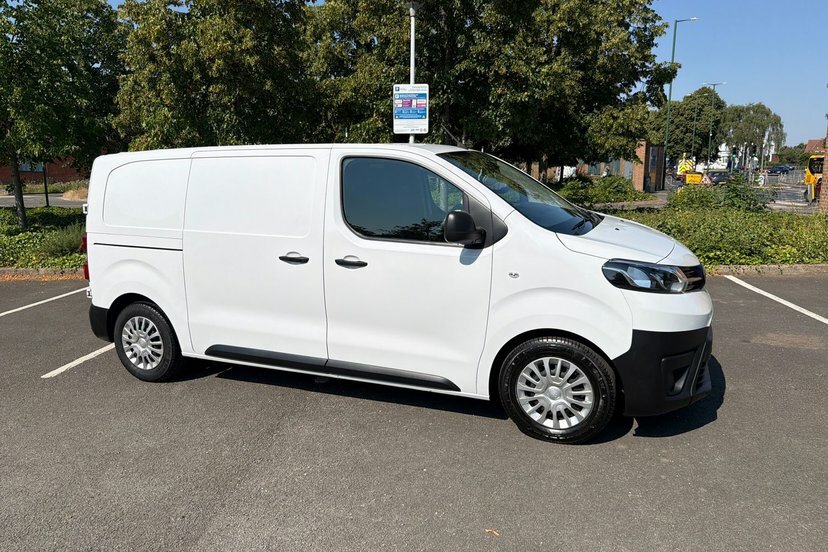 Toyota PROACE Icon L1 50Kw 1.2T White #30