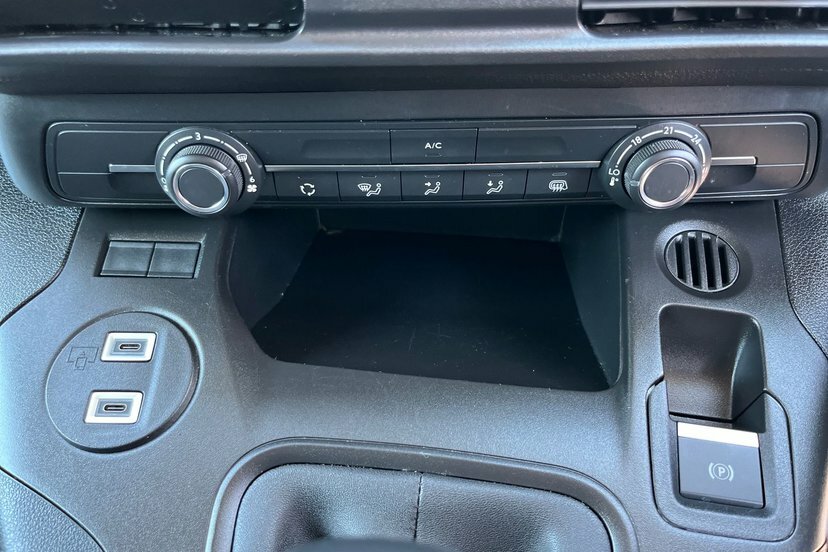 Toyota Proace City 50Kwh Icon Short Panel Van Swb #37
