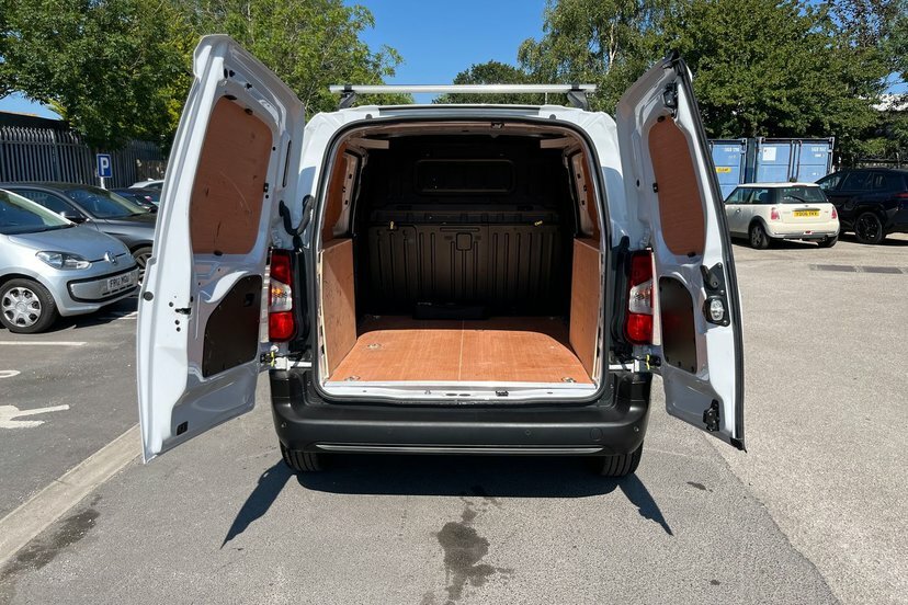 Toyota Proace City 50Kwh Icon Short Panel Van Swb #24