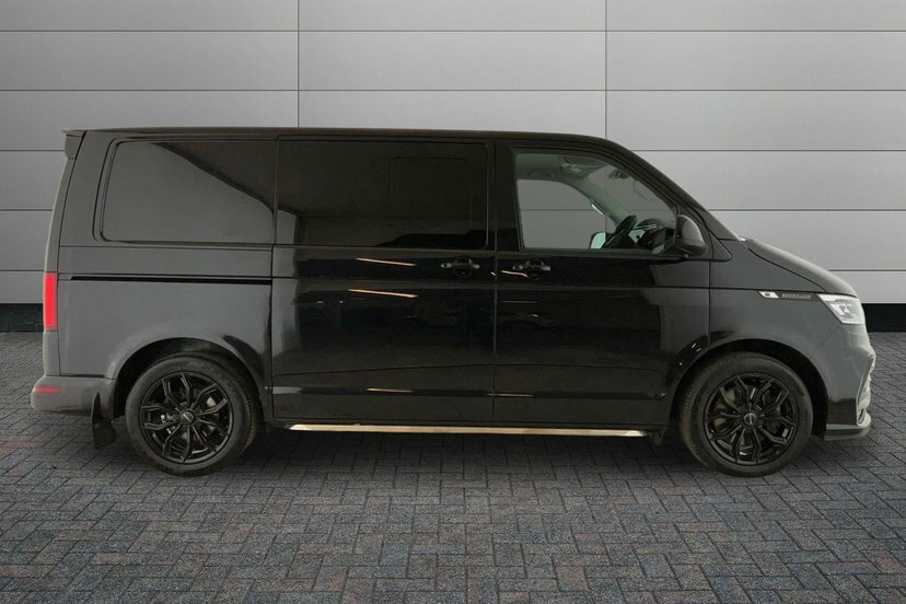 Volkswagen Transporter Sportline 2.0 Bitdi T32 Sportline Kombi Double Cab Diese Black #4
