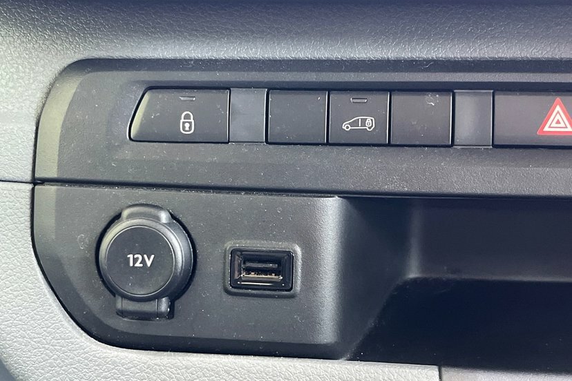 Toyota PROACE 75Kwh Icon 136Ps Mwb With 1 Owner, A White #29