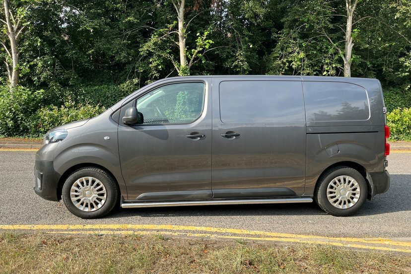 Toyota PROACE 75Kwh Icon 136Ps Mwb With 1 Owner, A White #18