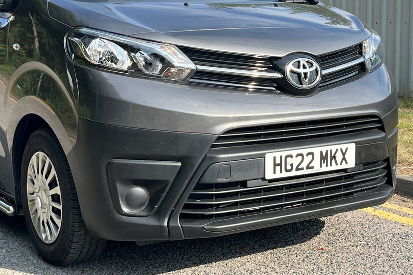 Toyota PROACE 75Kwh Icon 136Ps Mwb With 1 Owner, A White #16