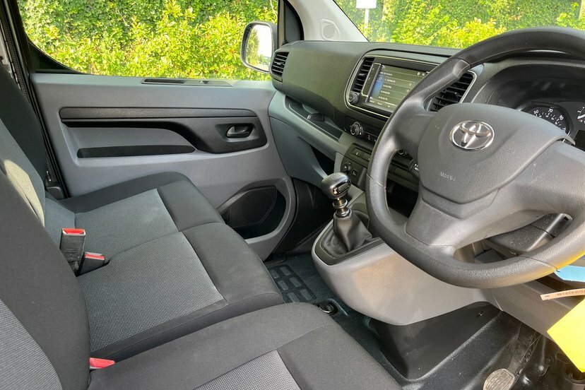 Toyota PROACE 75Kwh Icon 136Ps Mwb With 1 Owner, A White #23