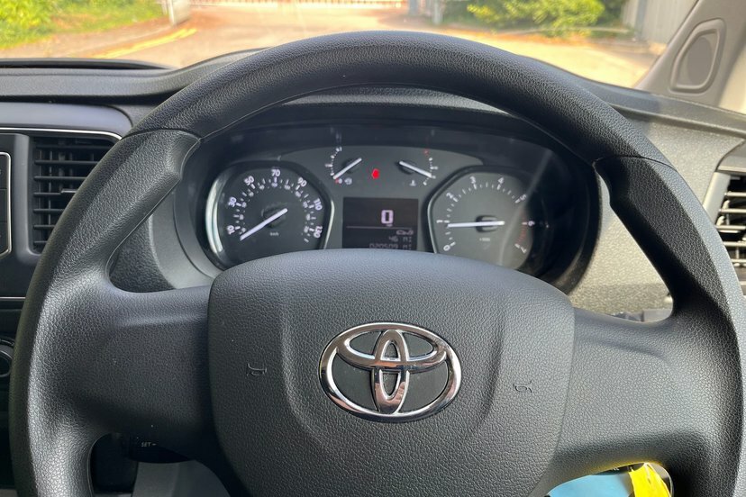 Toyota PROACE 75Kwh Icon 136Ps Mwb With 1 Owner, A White #31