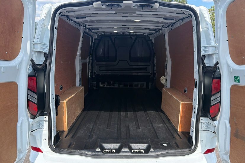 Ford Transit Custom 2.0 320 Ecoblue Limited Panel Van Manua White #2