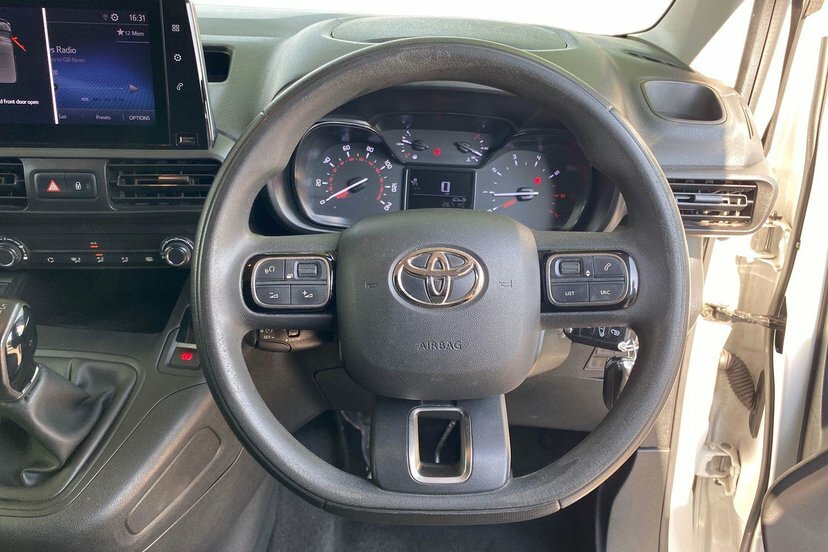 Toyota Proace City 1.5 Bluehdi Icon Short Panel Van White #6