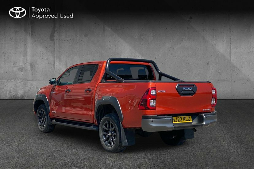 Toyota HILUX 2.8 D-4d Invincible X Pickup Double Cab Orange #4
