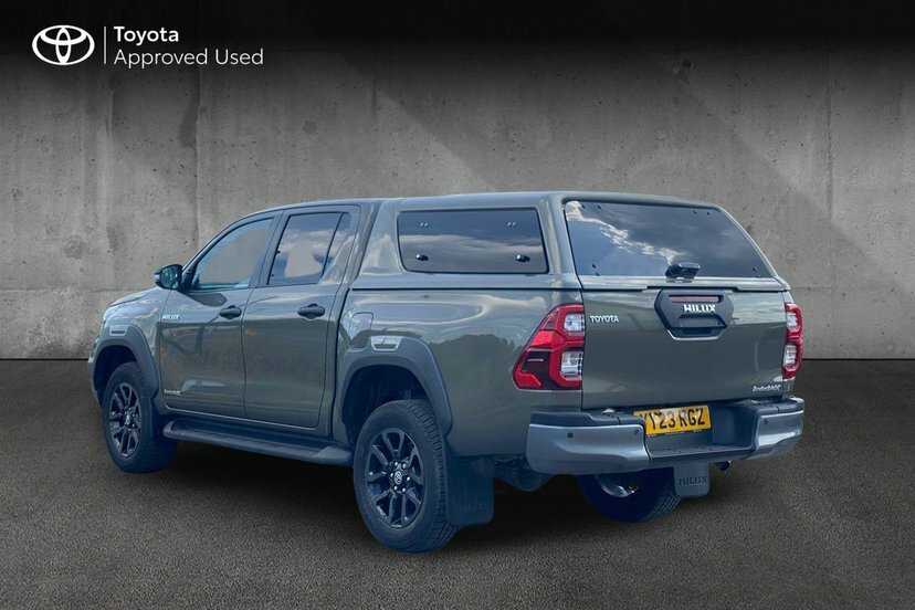 Toyota HILUX 2.8 D-4d Invincible X Pickup Double Cab Brown #4