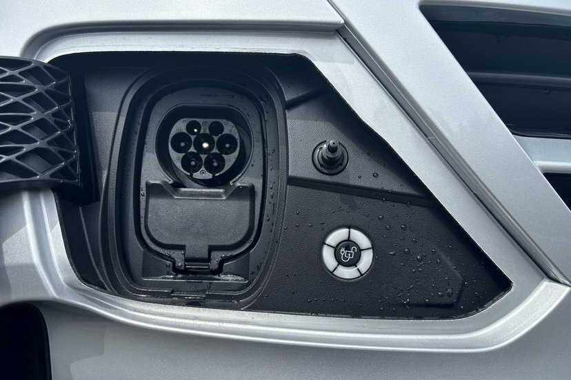Volkswagen E-Transporter T32 Panel Van Commerce Pro Swb 218 Ps 65 Kwh Elect Grey #17
