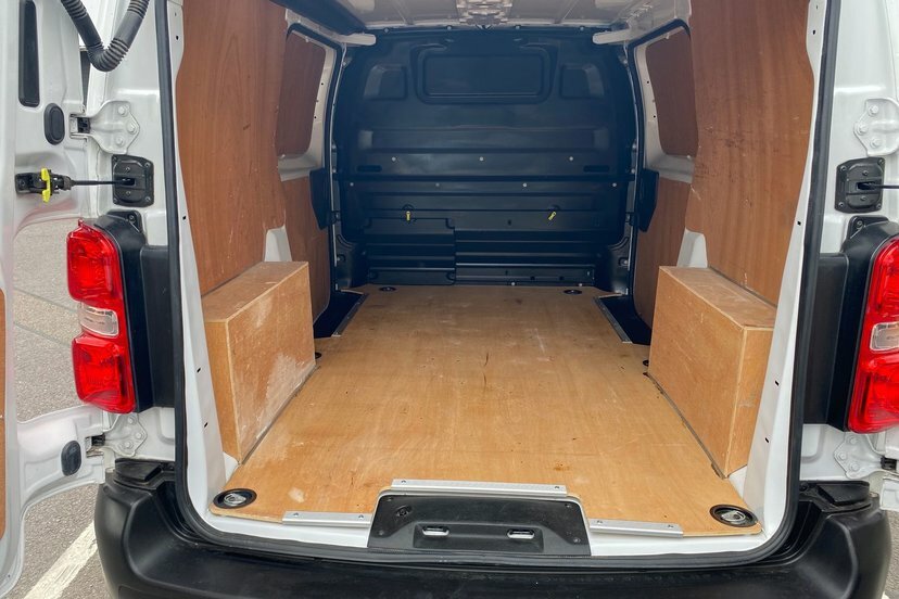 Toyota PROACE 2.0D Design Medium Panel Van Mwb Euro 6 6Dr White #12