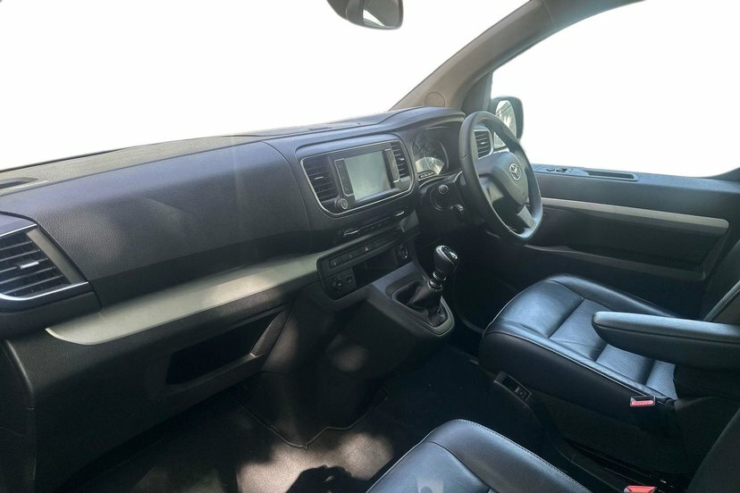 Toyota Proace Verso 1.5D Shuttle Medium Black #10