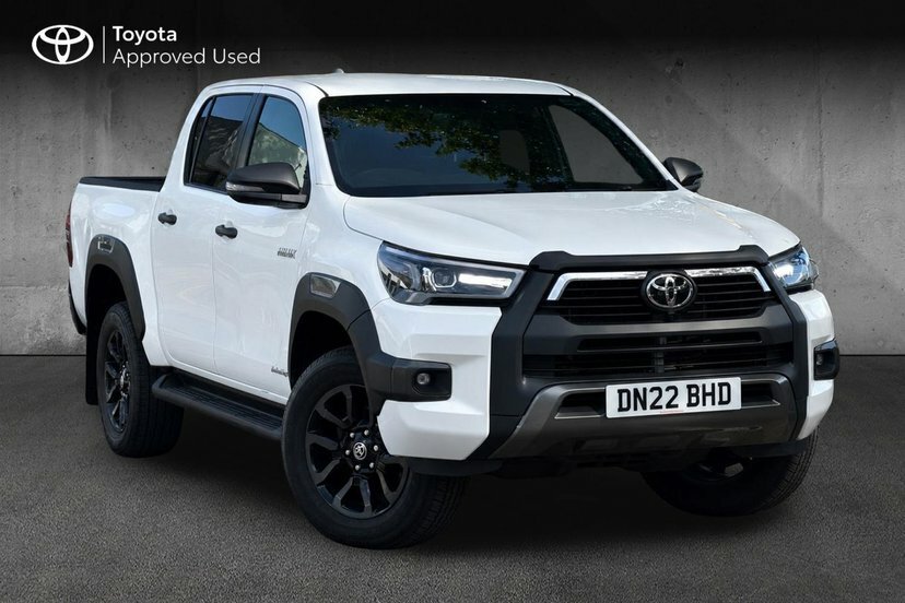 Toyota HILUX 2.8 D-4d Invincible X Pickup Double Cab White