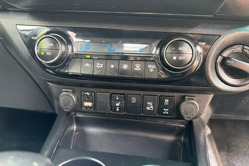 Toyota HILUX Active Dcab Pick Up 2.4 D-4d #20