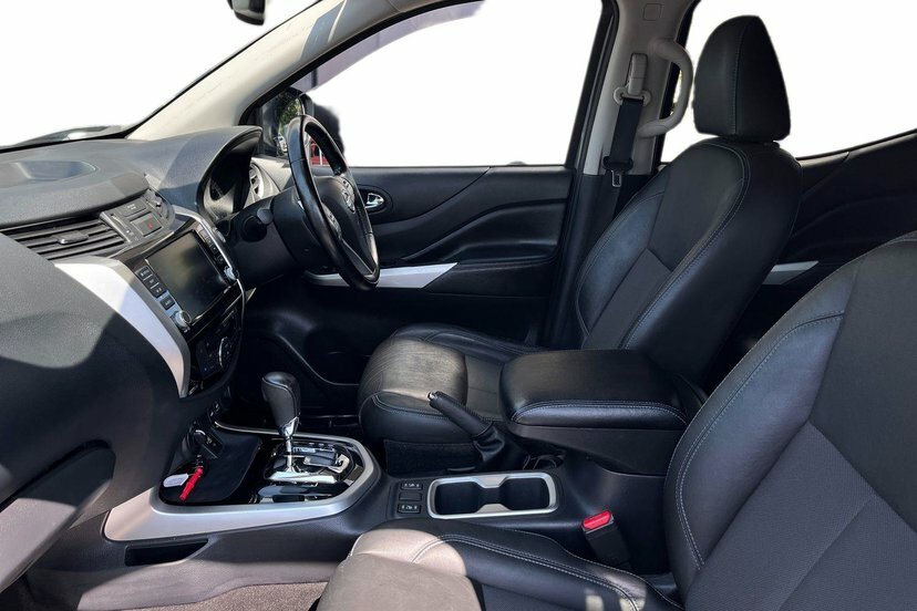 Nissan Navara 2.3 Dci N-guard Pickup Double Cab Grey #2