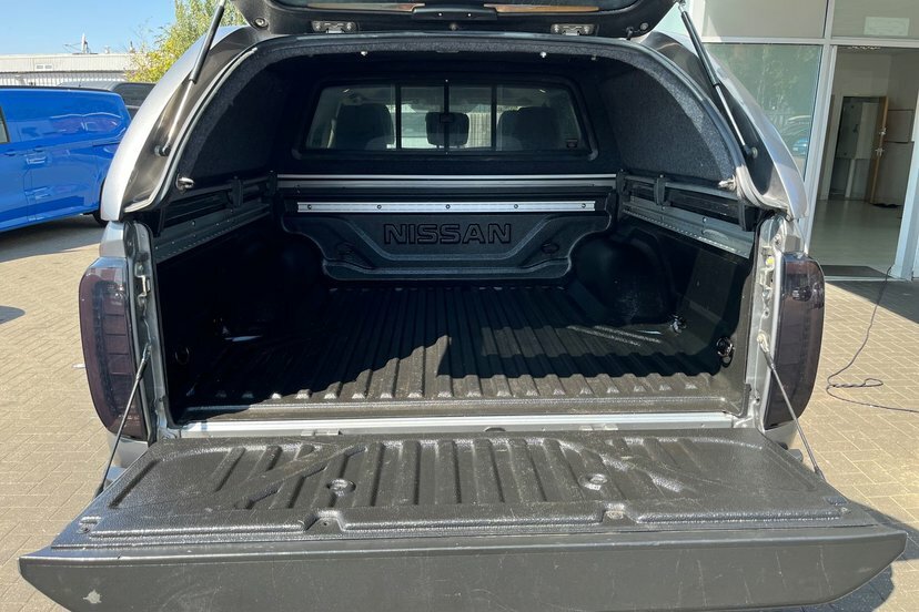 Nissan Navara Dci Acenta Black #9