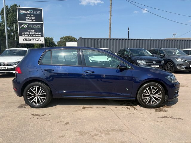 Volkswagen Golf Tdi Se Nav Hatchback MK68WWD Blue #2
