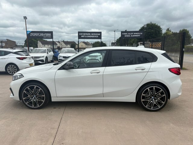 BMW 1 Series 116D Se Hatchback OW69JXP White #5