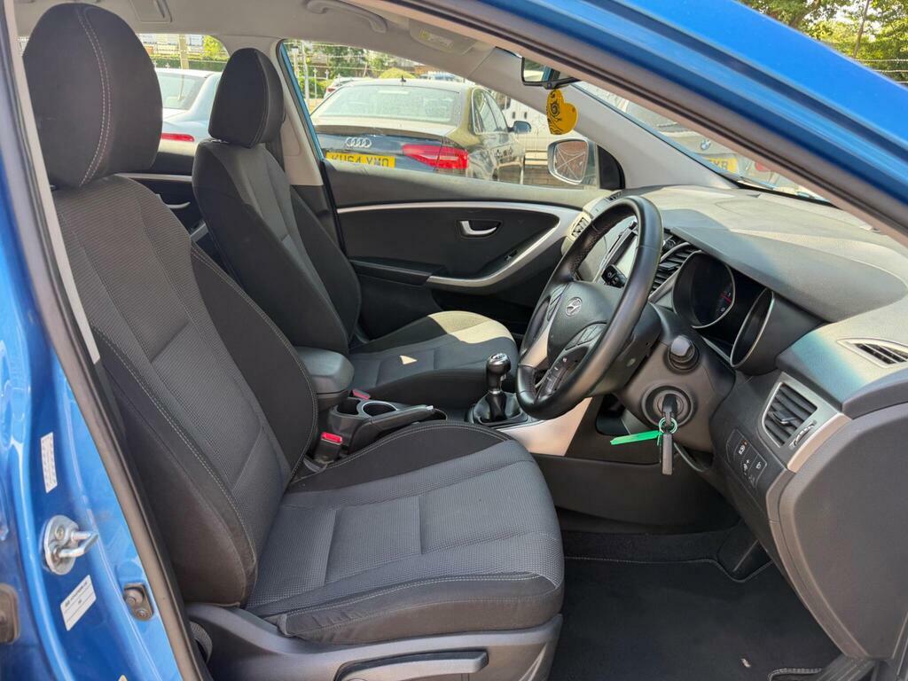 Hyundai I30 1.6 Crdi Blue Drive Se Nav Tourer Euro 6 S S Blue #6