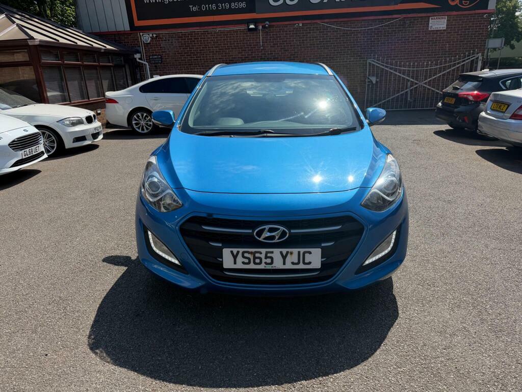 Hyundai I30 1.6 Crdi Blue Drive Se Nav Tourer Euro 6 S S Blue #2