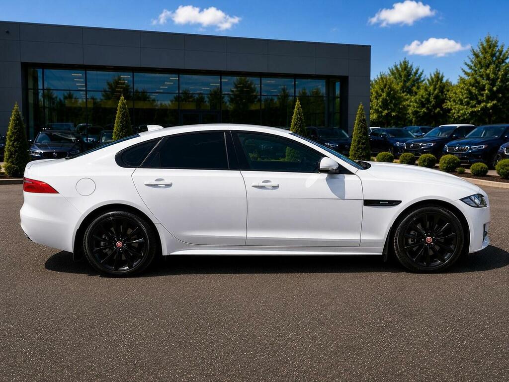 Jaguar XF 2.0D R-sport Euro 6 Ss White #4