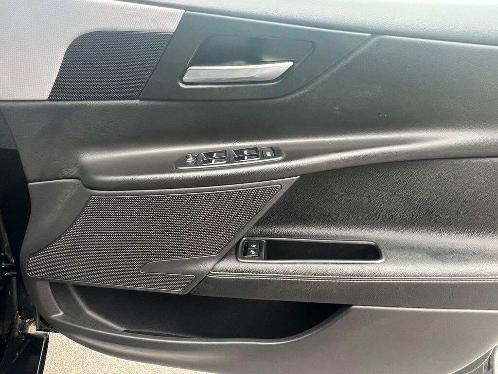 Jaguar XE 2L Prestige White #19
