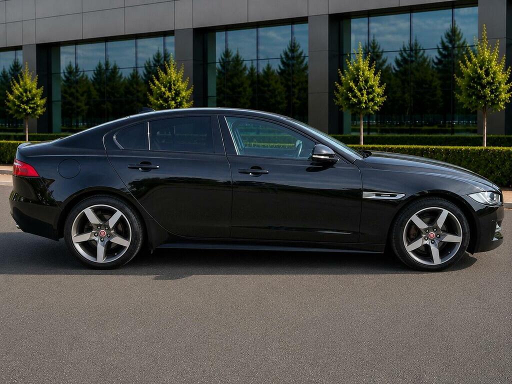 Jaguar XE 2L Prestige White #9