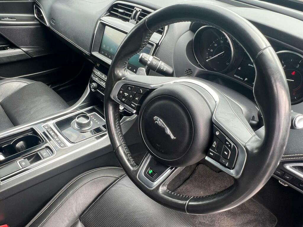 Jaguar XE 2L Prestige White #10