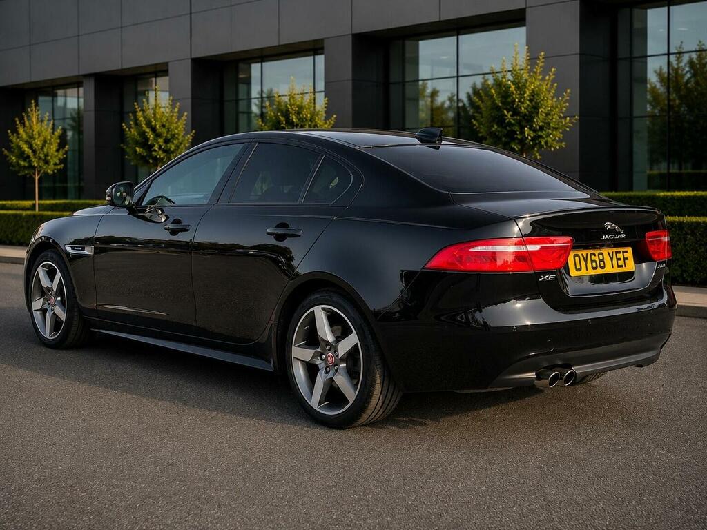 Jaguar XE 2L Prestige White #7