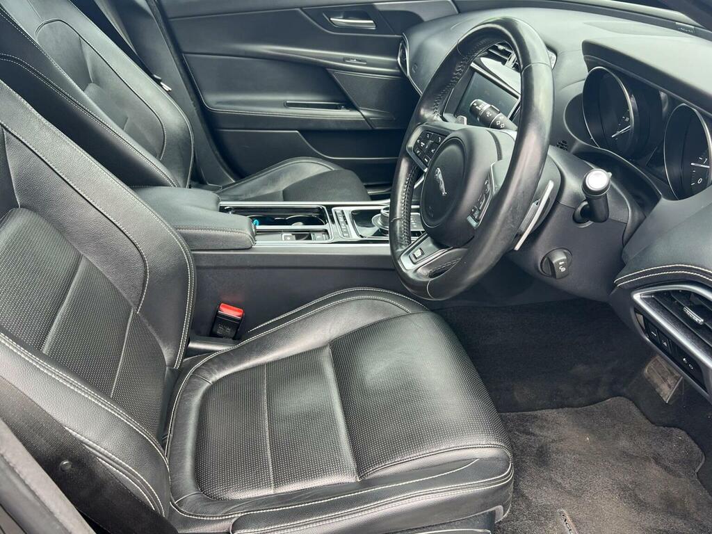 Jaguar XE 2L Prestige White #16