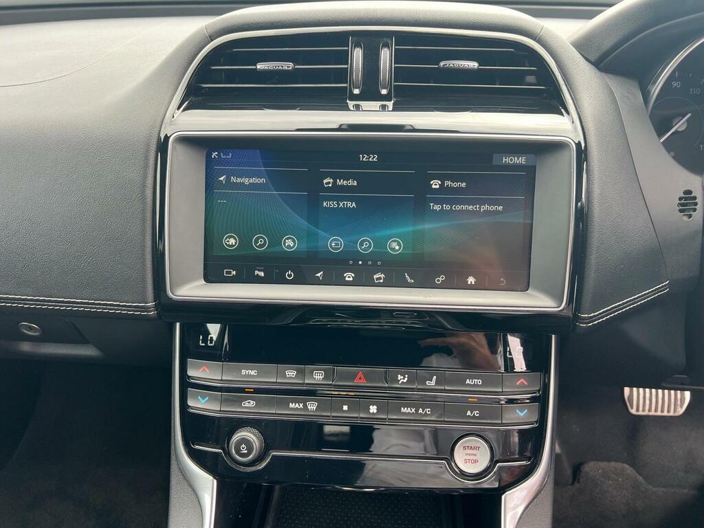 Jaguar XE 2L Prestige White #20