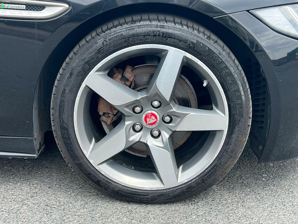 Jaguar XE 2L Prestige White #34