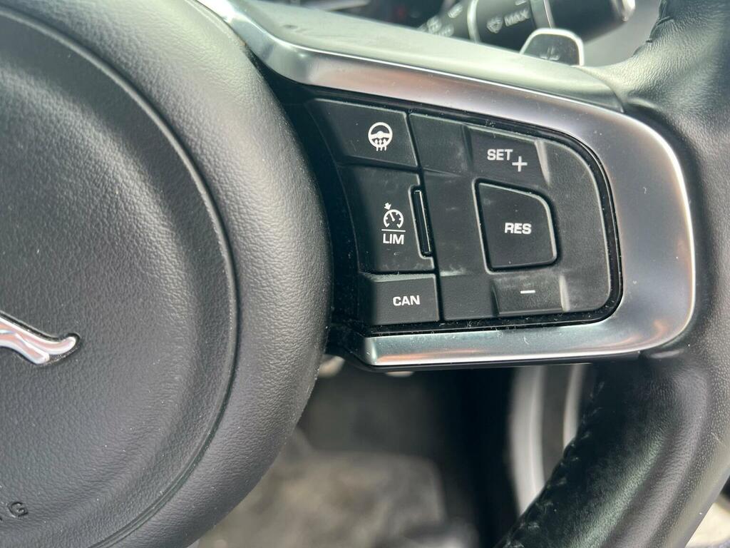 Jaguar XE 2L Prestige White #25