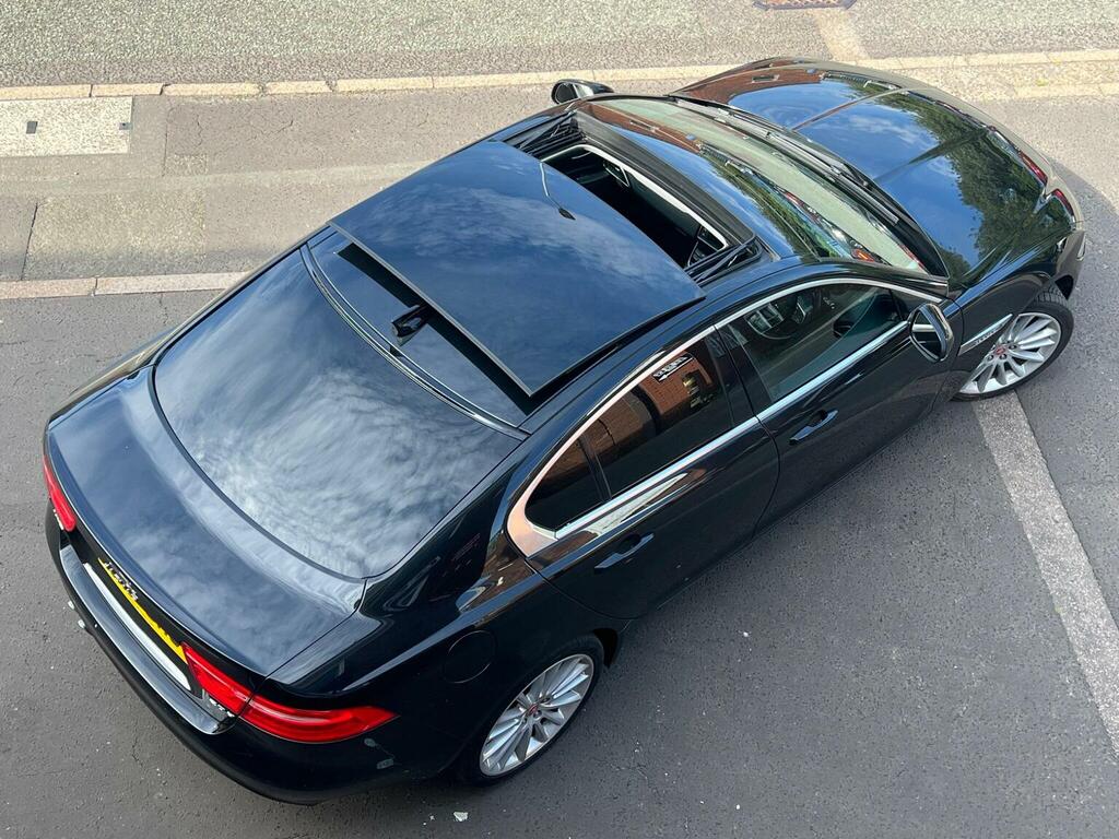 Jaguar XE R-sport Black #9