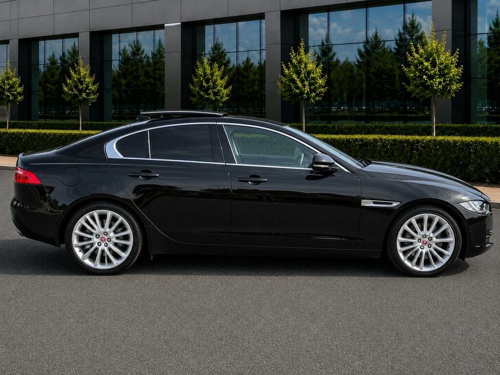 Jaguar XE R-sport Black #7