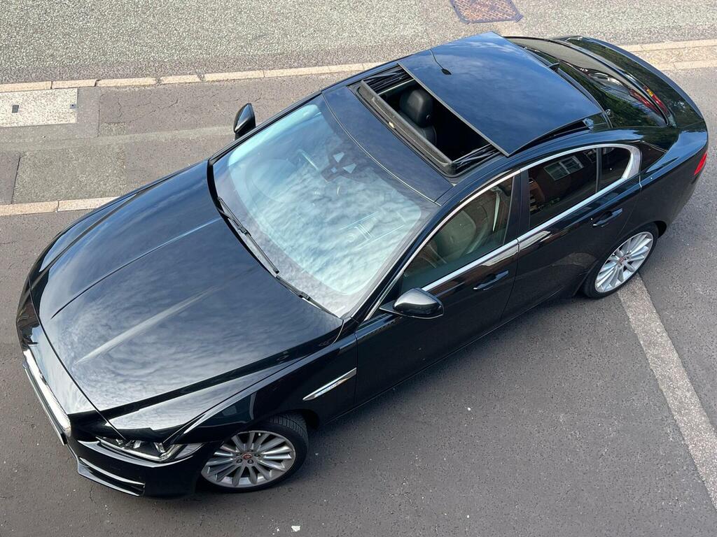 Jaguar XE R-sport Black #8