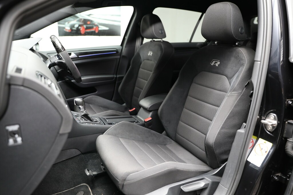 Volkswagen Golf Golf R Tsi 4Motion S-a GD19DTF Black #4
