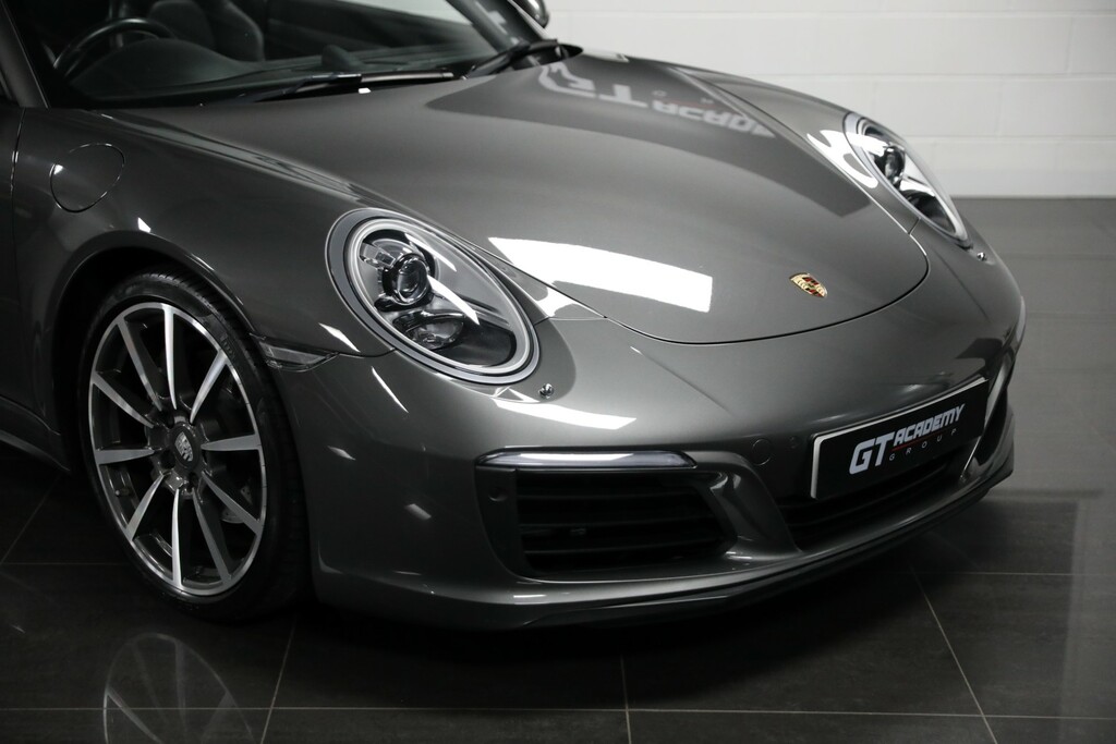 Porsche 911 Convertible YJ18XFX #4