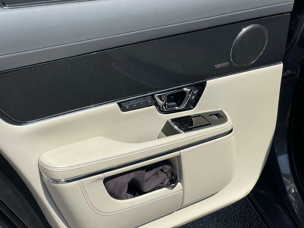 Jaguar XJ Saloon Black #86