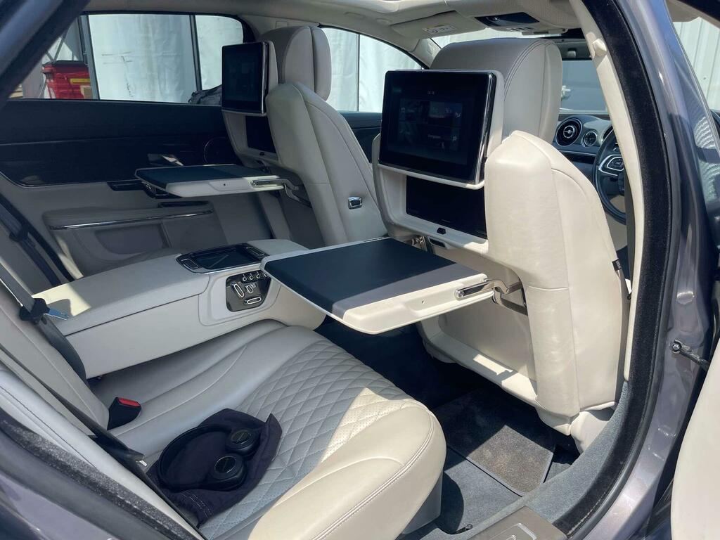 Jaguar XJ Saloon Black #73