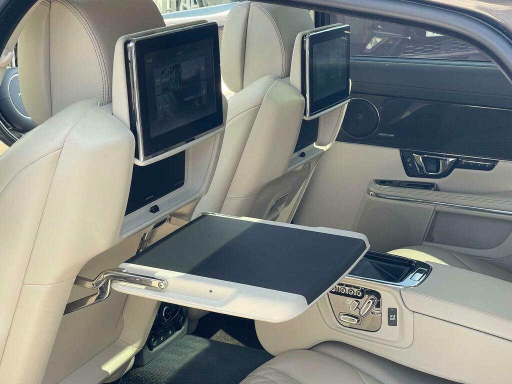 Jaguar XJ Saloon Black #20