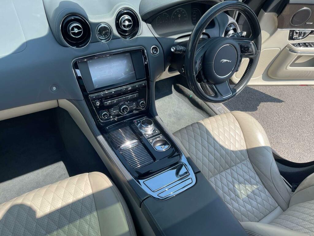 Jaguar XJ Saloon Black #30