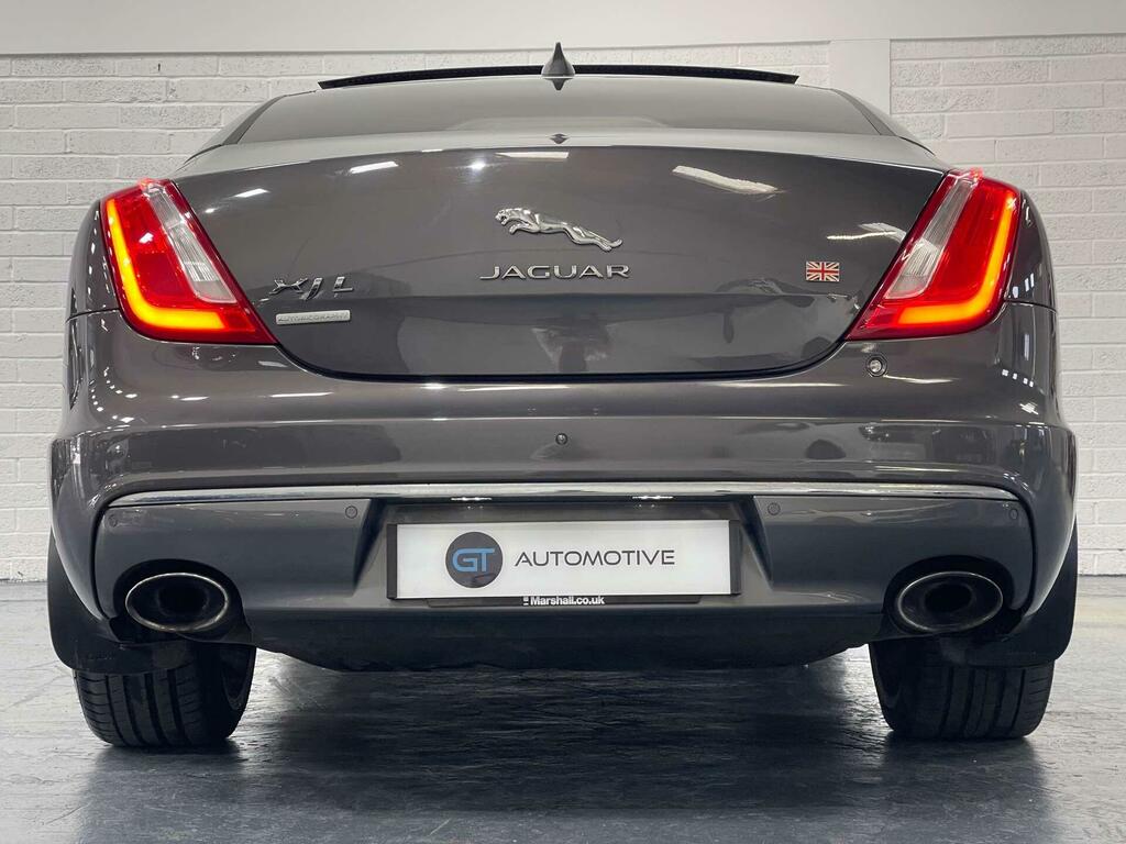 Jaguar XJ Saloon Black #64