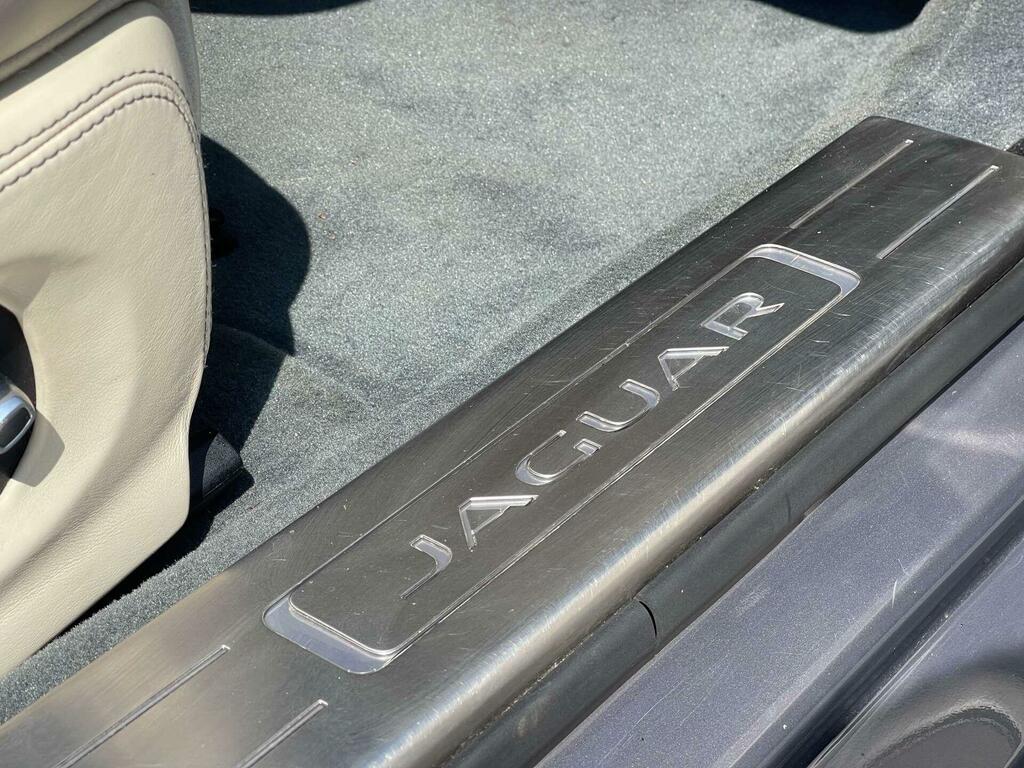 Jaguar XJ Saloon Black #42