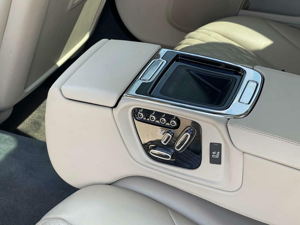 Jaguar XJ Saloon Black #21