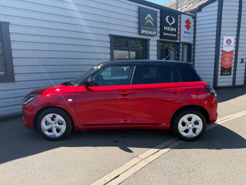 Suzuki Swift 1.2 Mild Hybrid Motion Red #4