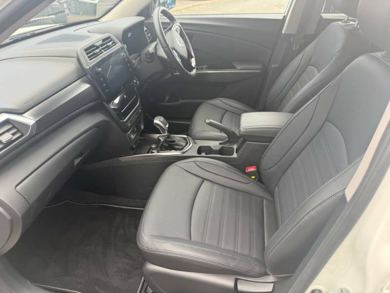 SsangYong Tivoli K40 White #21