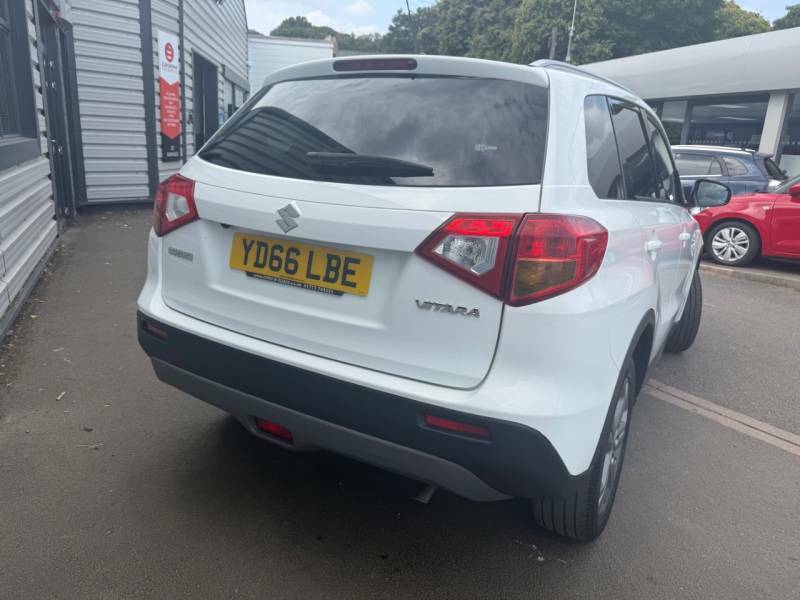 Suzuki Vitara 1.6 Sz-t White #5